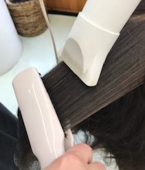 エアーストレートのブロー工程 ツインブラシ