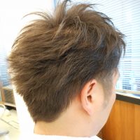 メンズのツーブロックショートスタイル