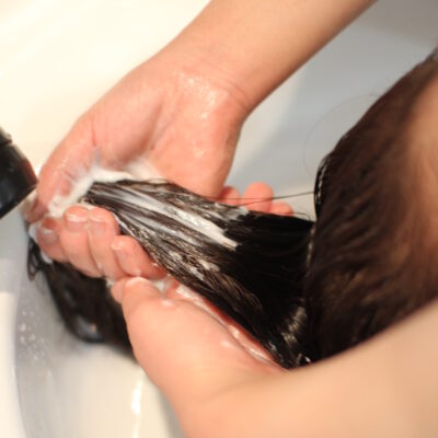 PiM濃密ヘアエステ工程④高吸着「キトサン・ヒアルロン酸」塗布